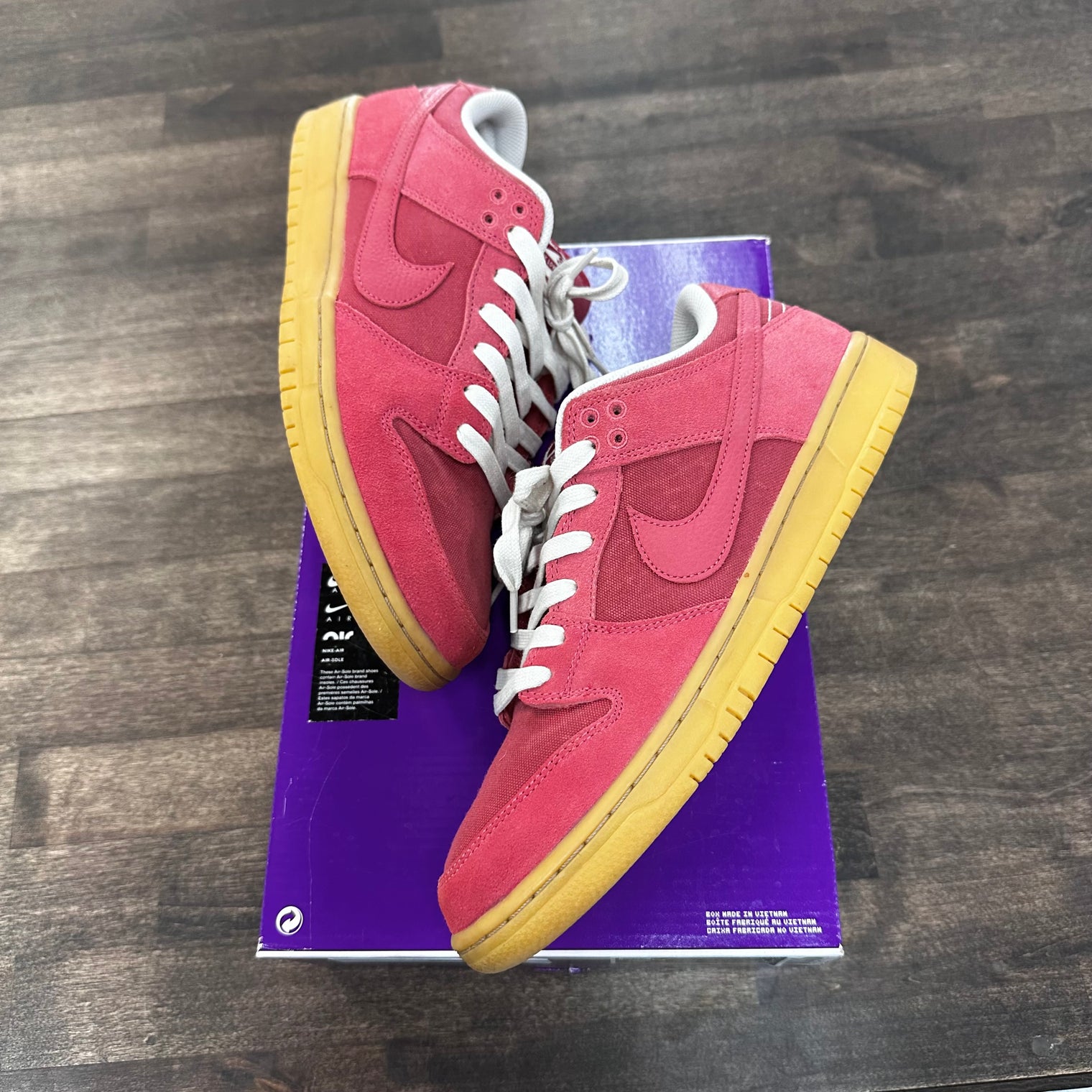 Adobe SB Dunk Low (USED,No Box Lid)