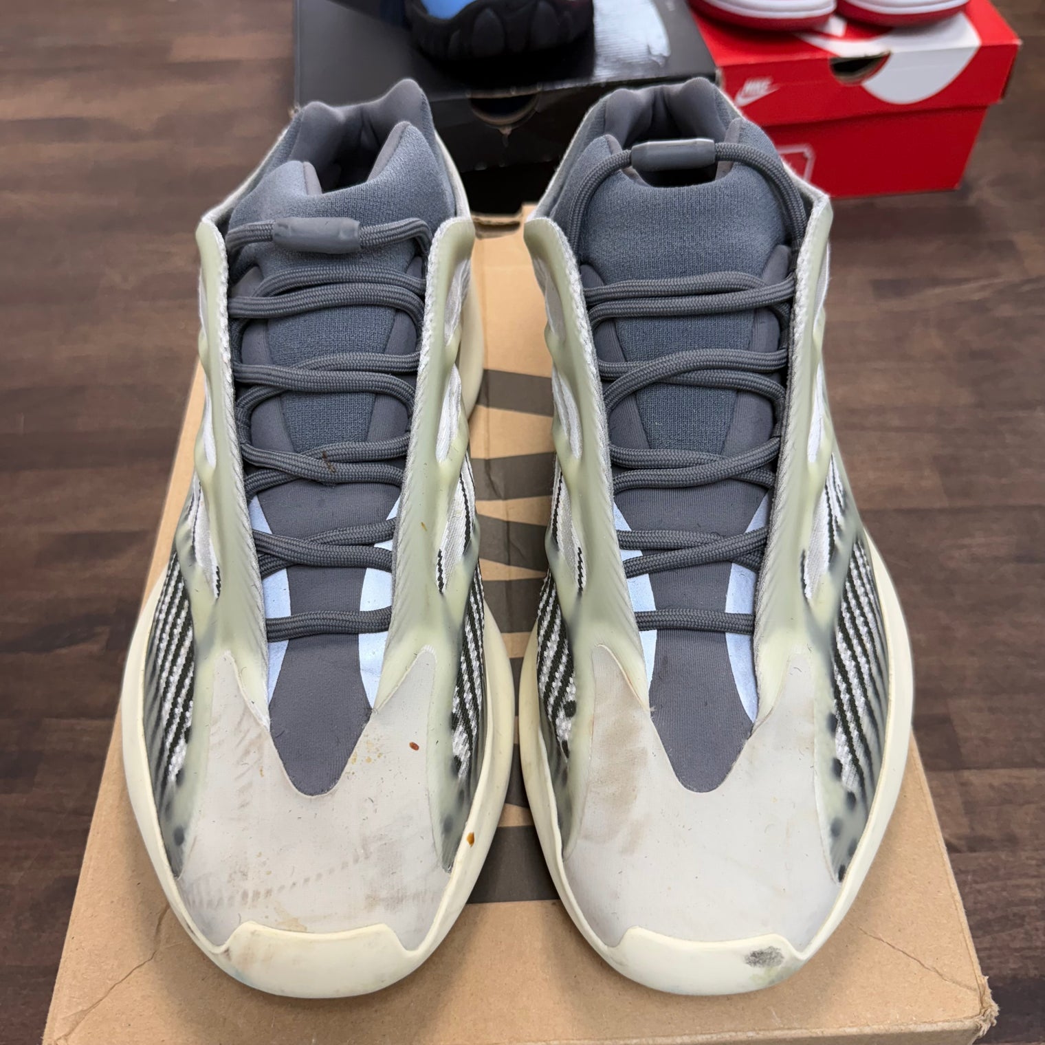 Fade Salt Yeezy 700 V3 (USED)