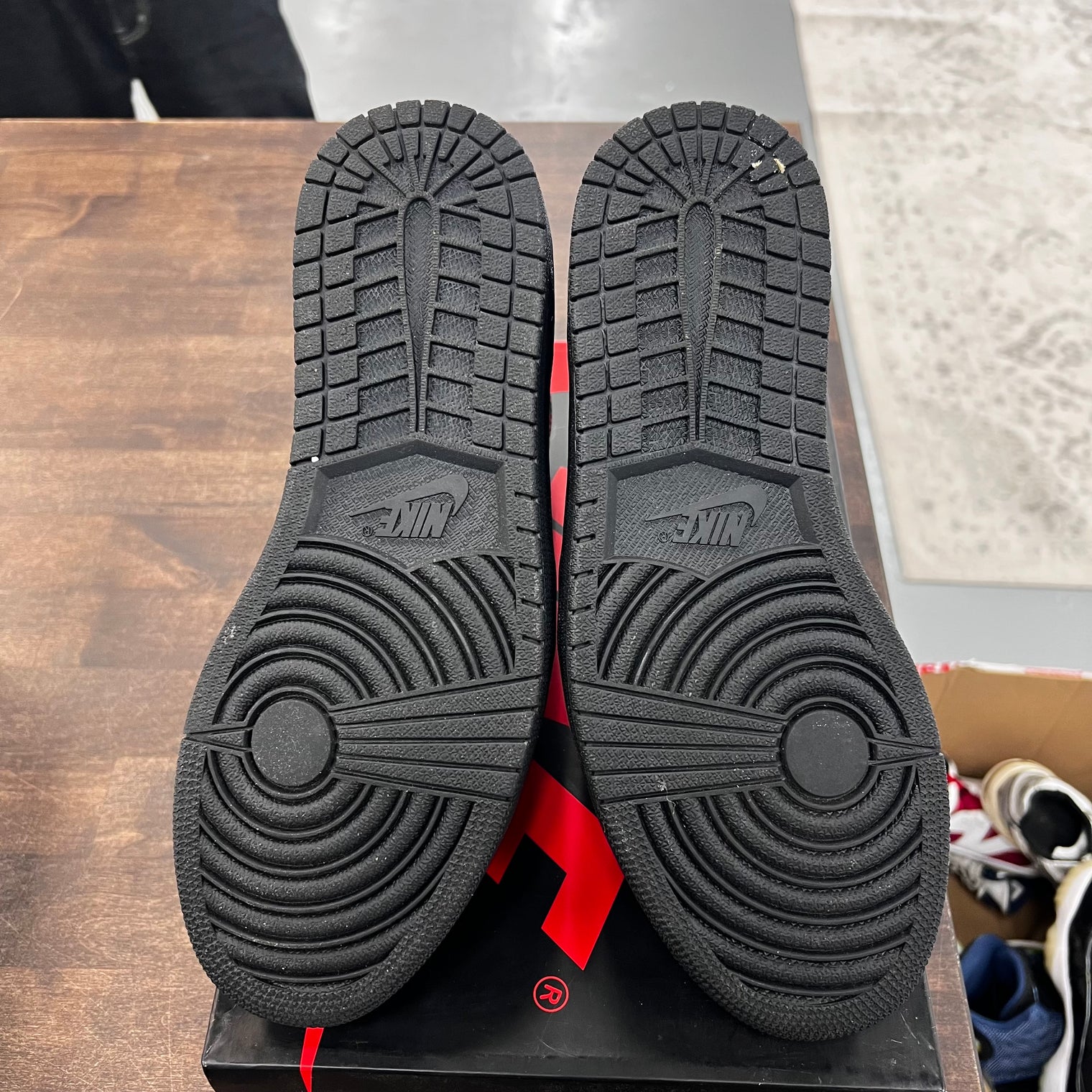 Black Metallic Jordan 1 High (USED)