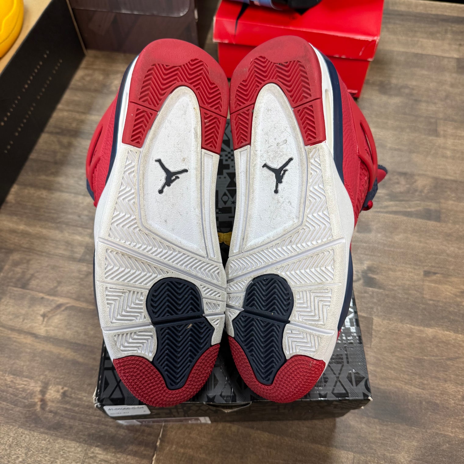 Fiba Jordan 4 Retro (USED)