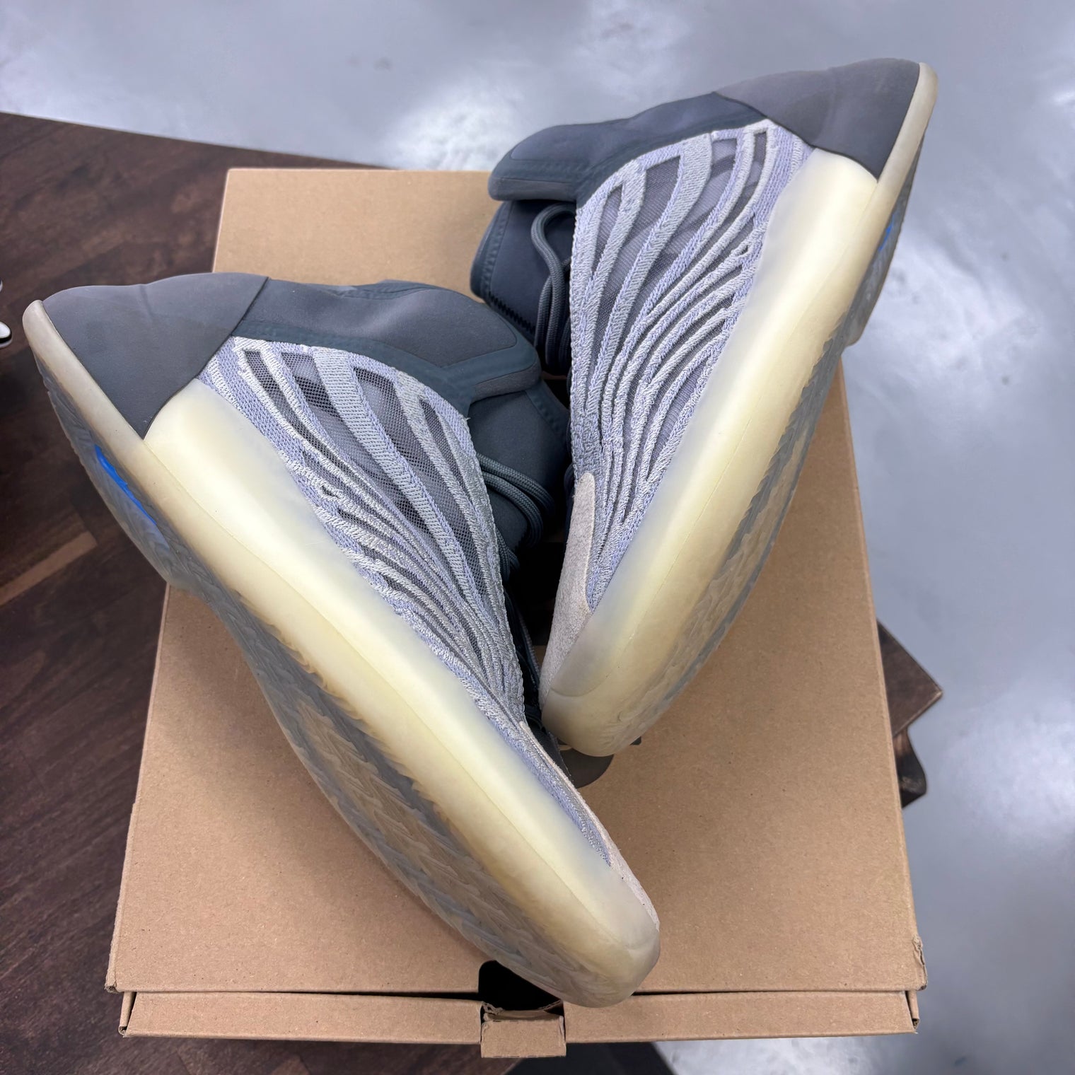 Mono Carbon QNTM Yeezy (USED)
