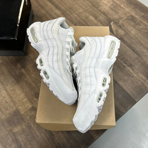 Nike White Grey Fog Air Max 95 Essential (Lightly Worn,No Box) Size 9.5 (Pre-Owned) - Image 1