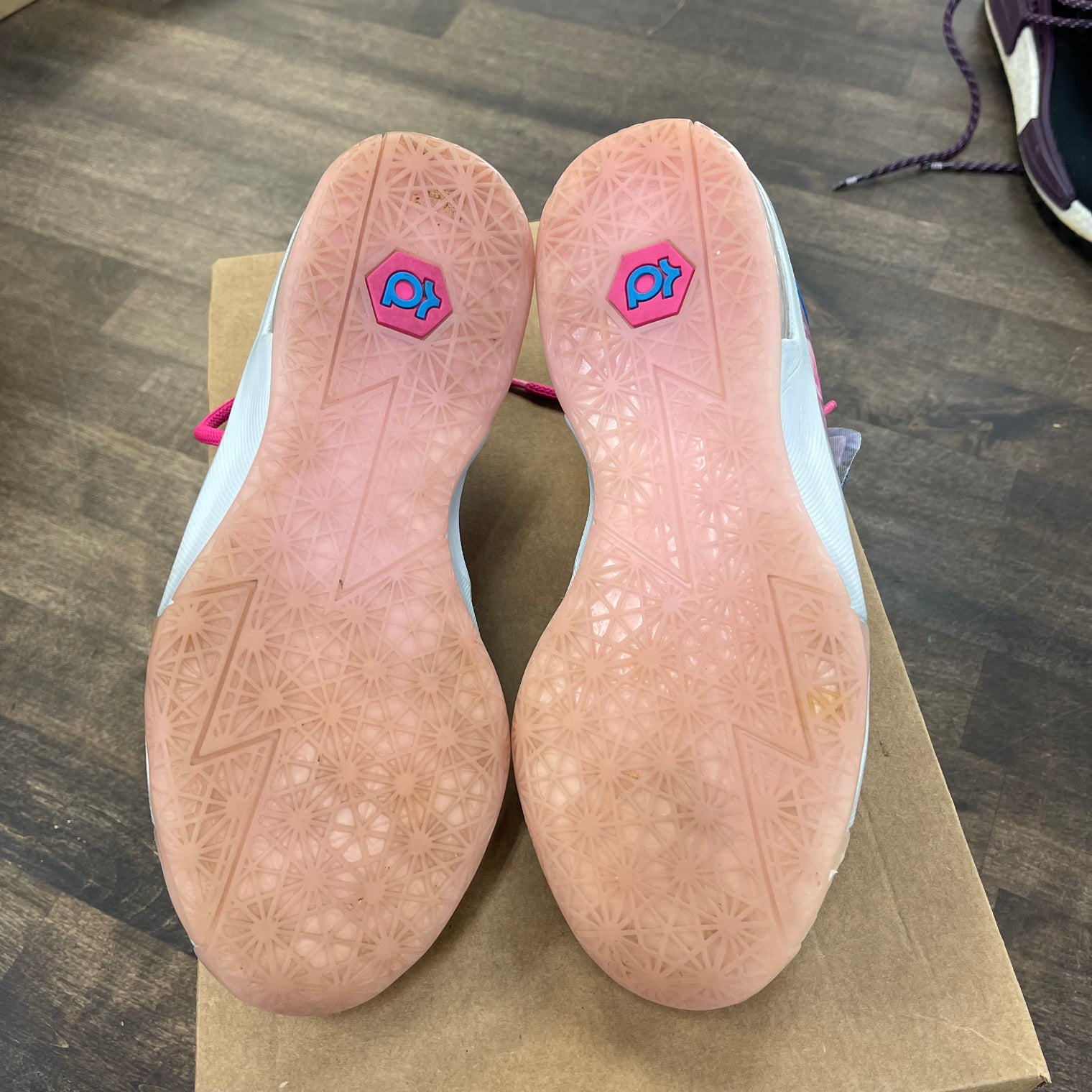 Arctic Flower Aunt Pearl KD 4 (GS) (USED, No Box)