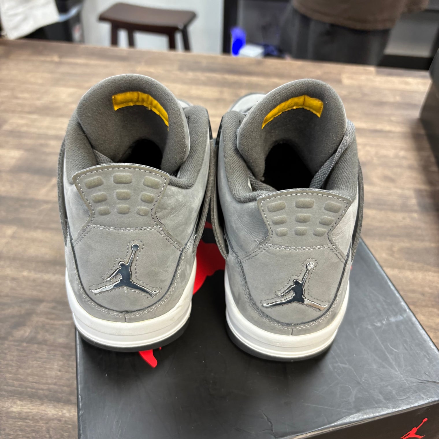Cool Grey Jordan 4 Retro (USED)