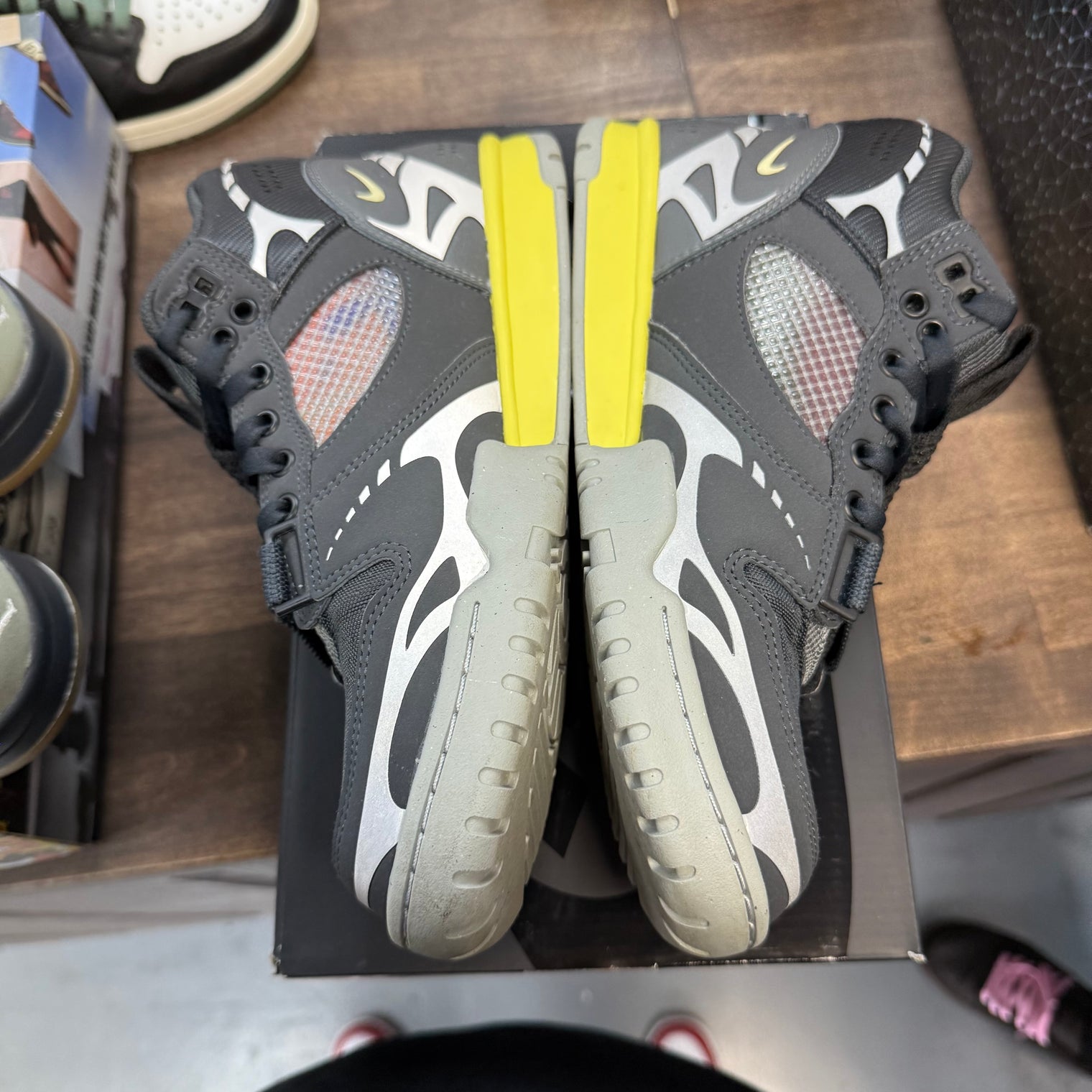 Dark Smoke Grey Air Trainer 1 SP (USED)