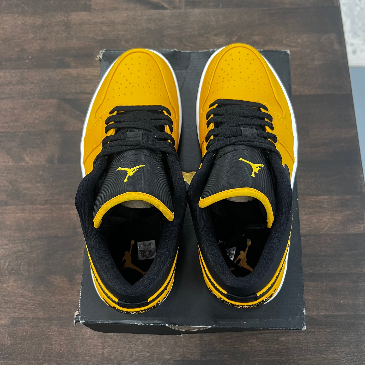 University Gold Jordan 1 Low (USED)