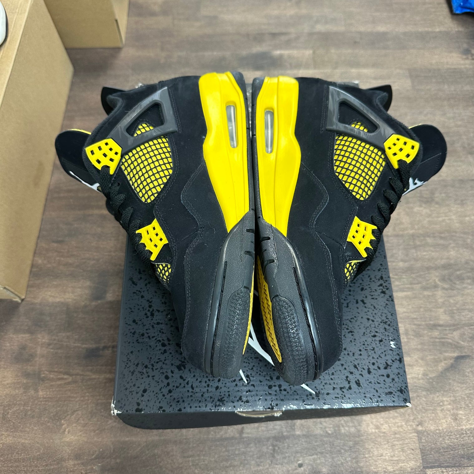 Yellow Thunder Jordan 4  (USED)
