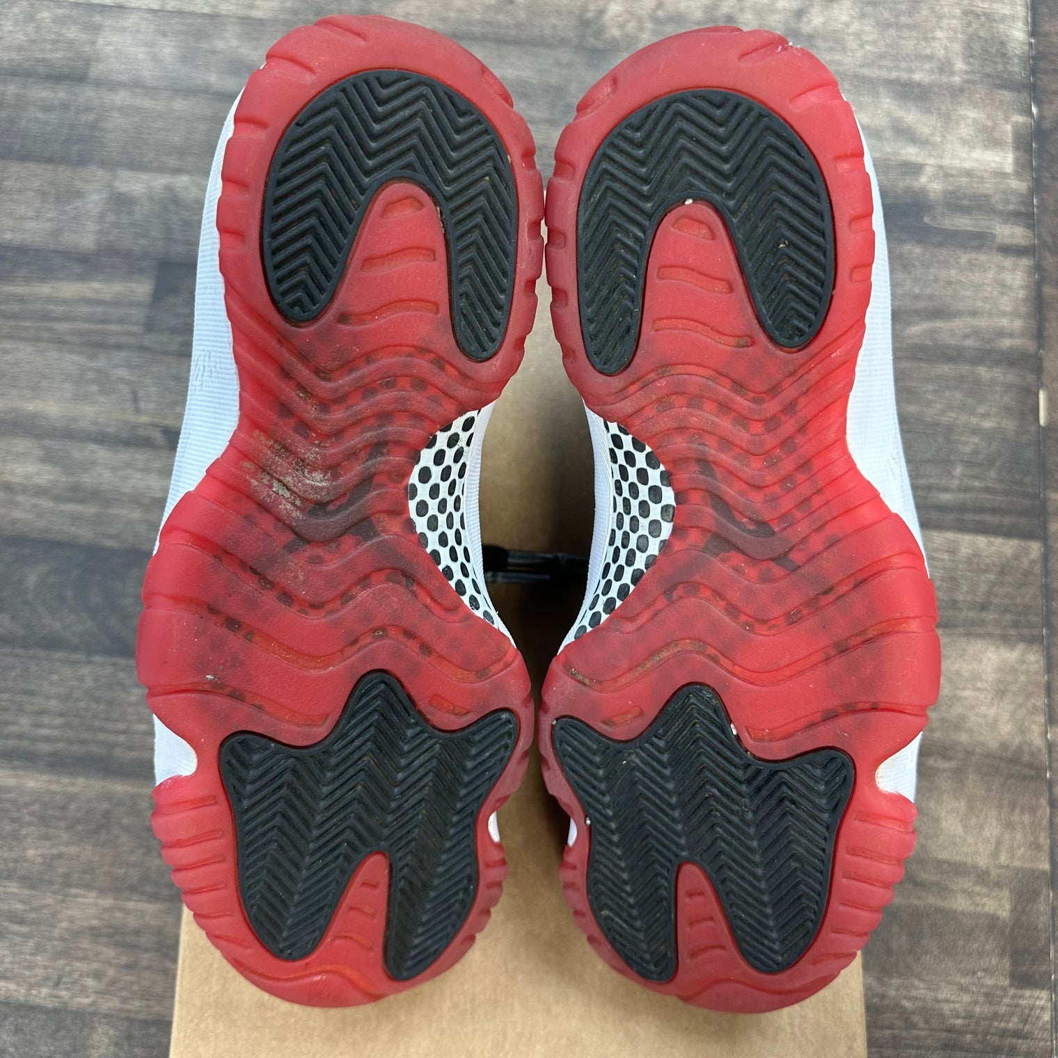 Bred Jordan 11 2019 (USED,NO Box)