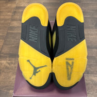 A Ma Maniere Dusk Jordan 5 (USED)