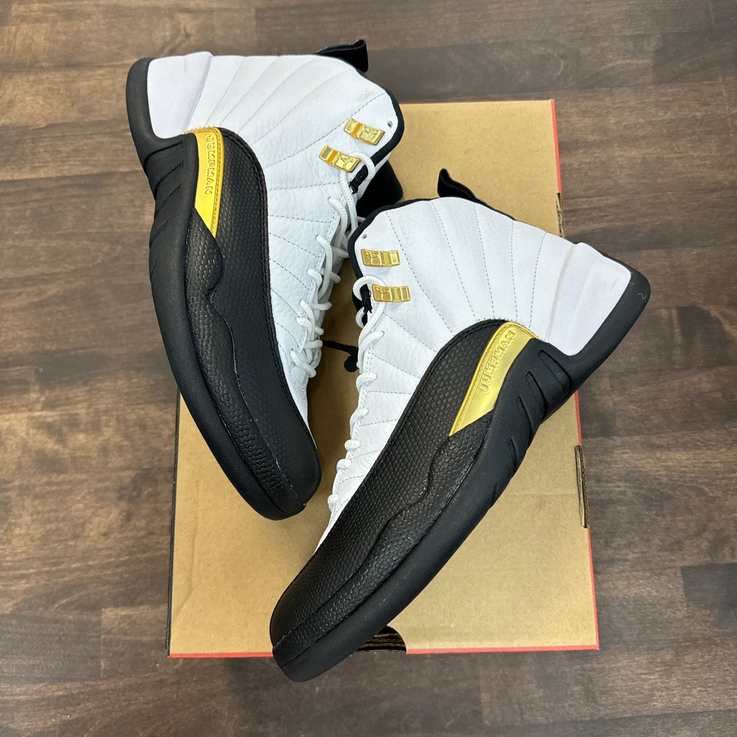 Royalty Taxi Jordan 12 (USED)