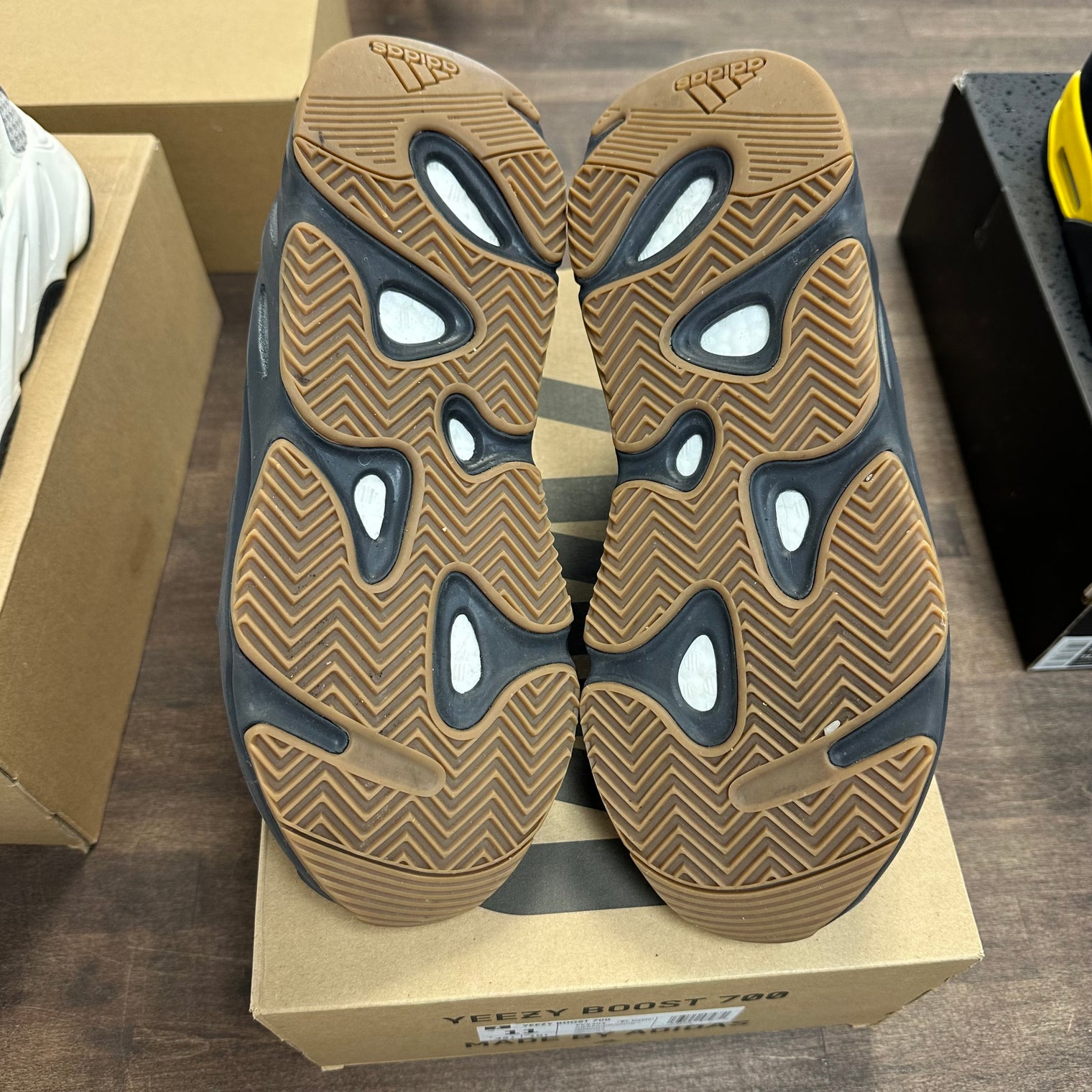 Utility Black Yeezy 700 (USED)
