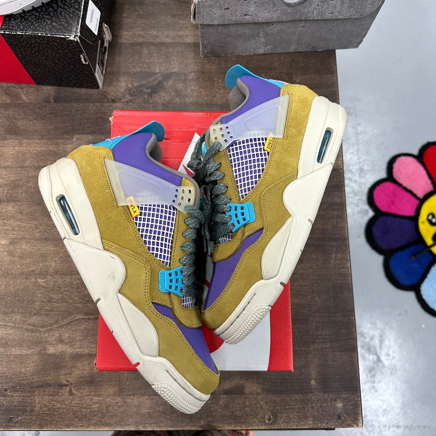 Union LA Desert Moss Jordan 4 Retro (USED, Replacement Box)