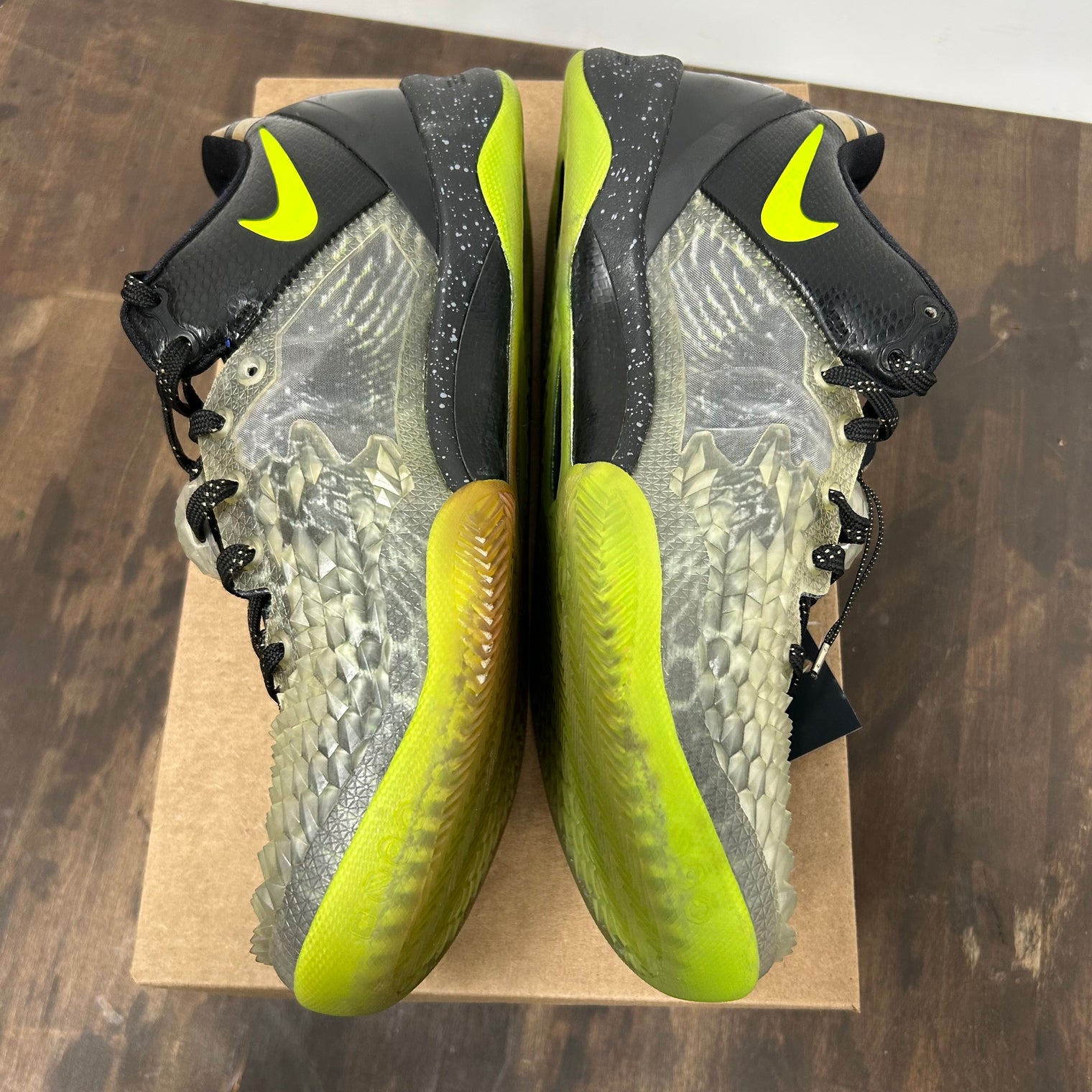 Christmas Kobe 8 SS (2013) (USED, No Box)