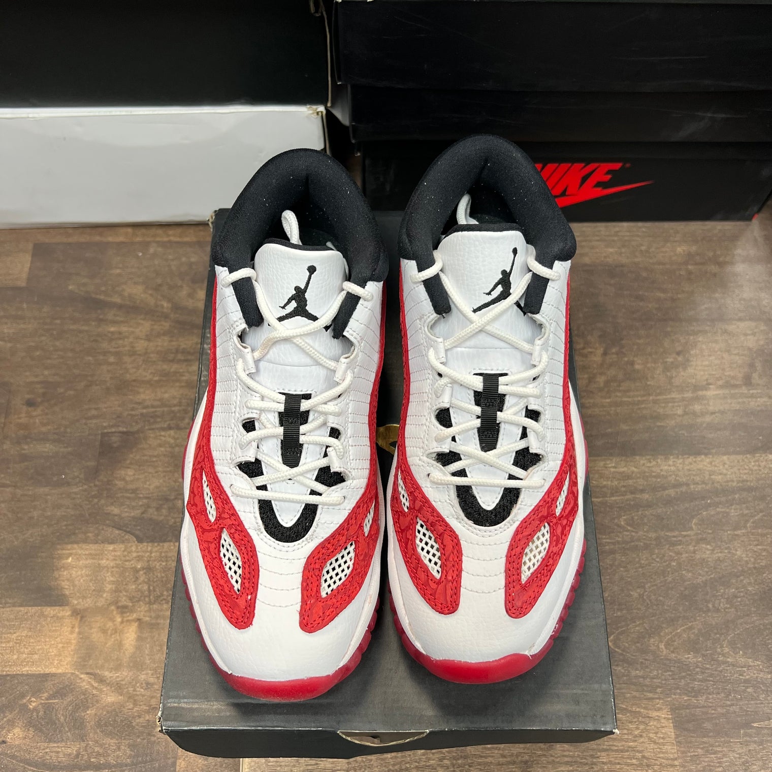 (GS) White Gym Red Jordan 11 Low IE