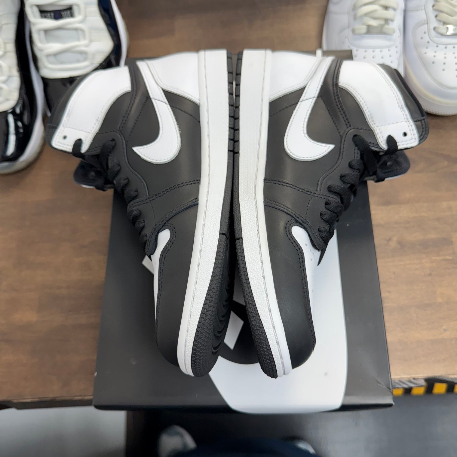 Black White Jordan 1 High OG (USED)