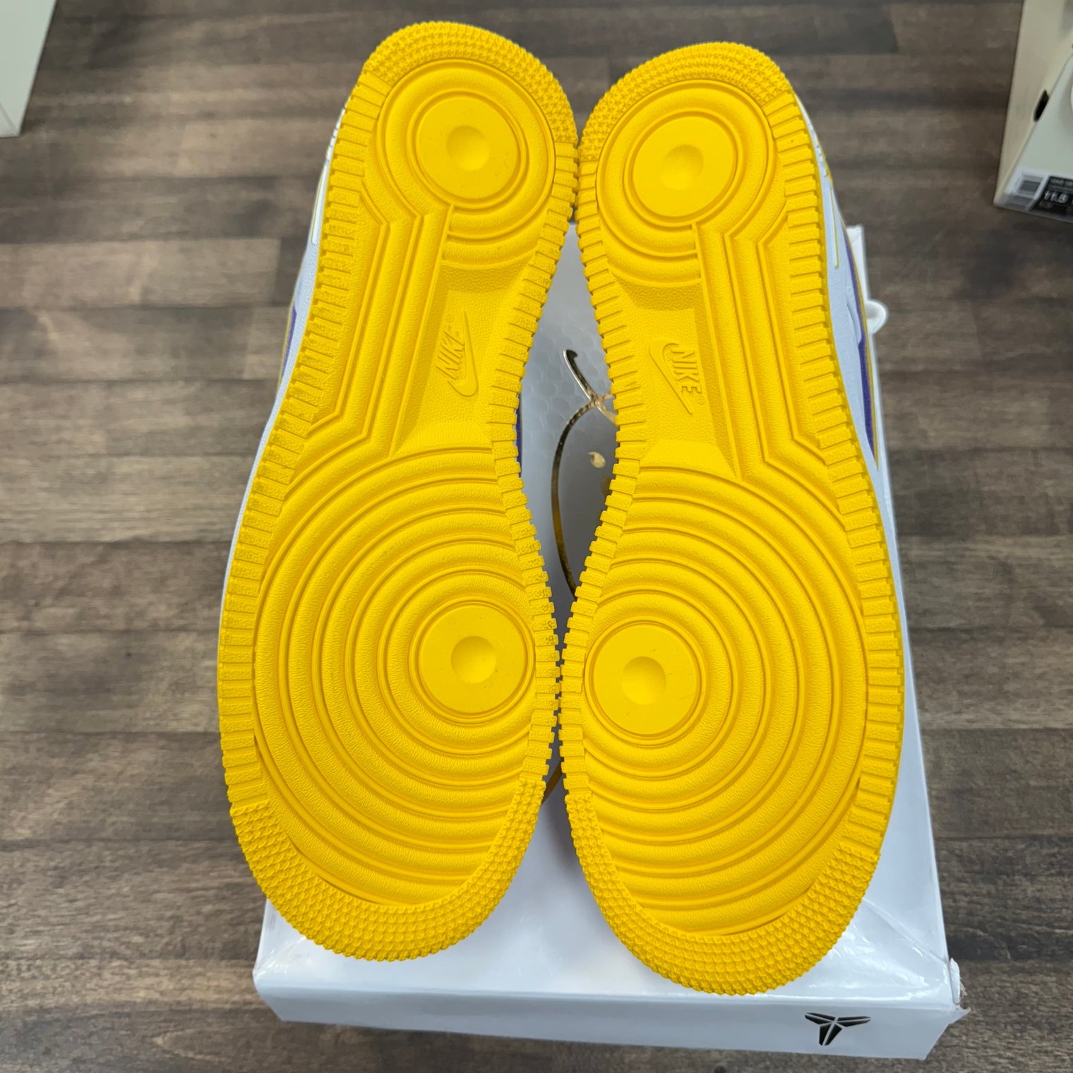 Kobe Bryant Lakers Home Air Force 1 Retro QS (Lightly Worn)