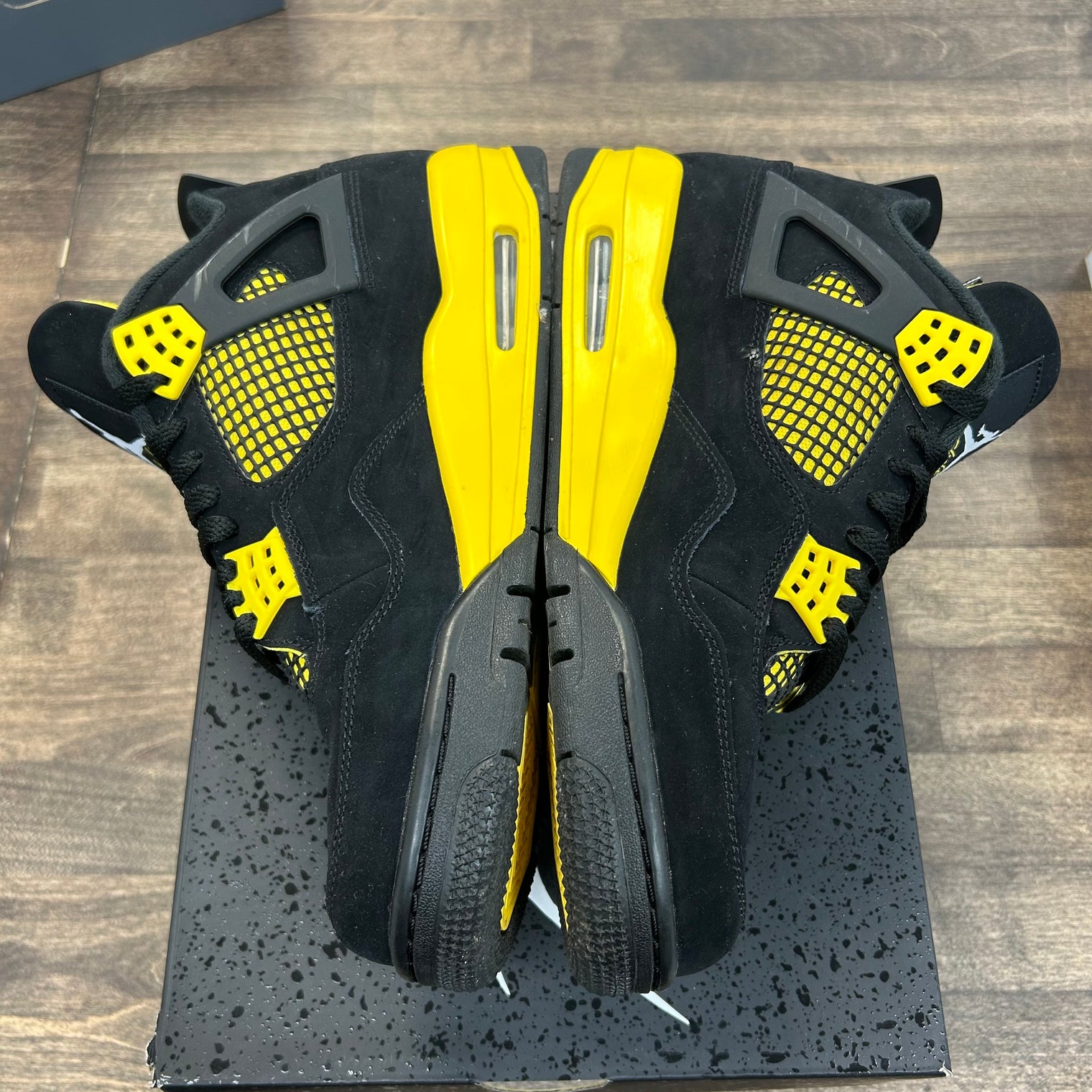 Yellow Thunder Jordan 4 Retro (2023) (USED, no insoles)