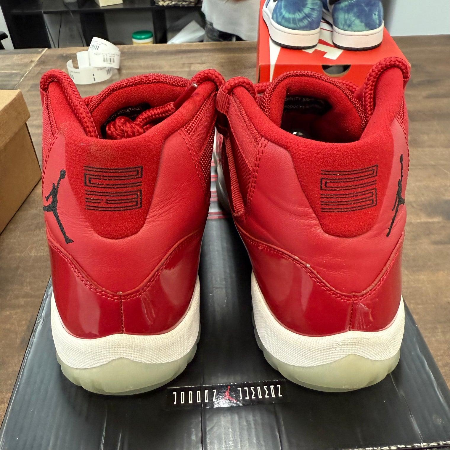 Win like 82 Jordan 11 (USED)