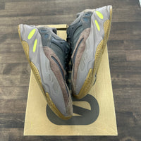 Mauve Yeezy 700 (USED)