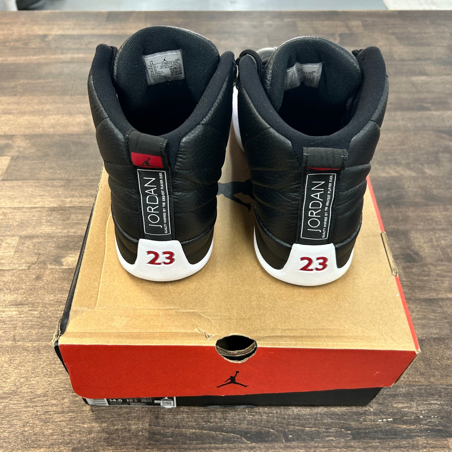 Playoff Jordan 12 (USED)