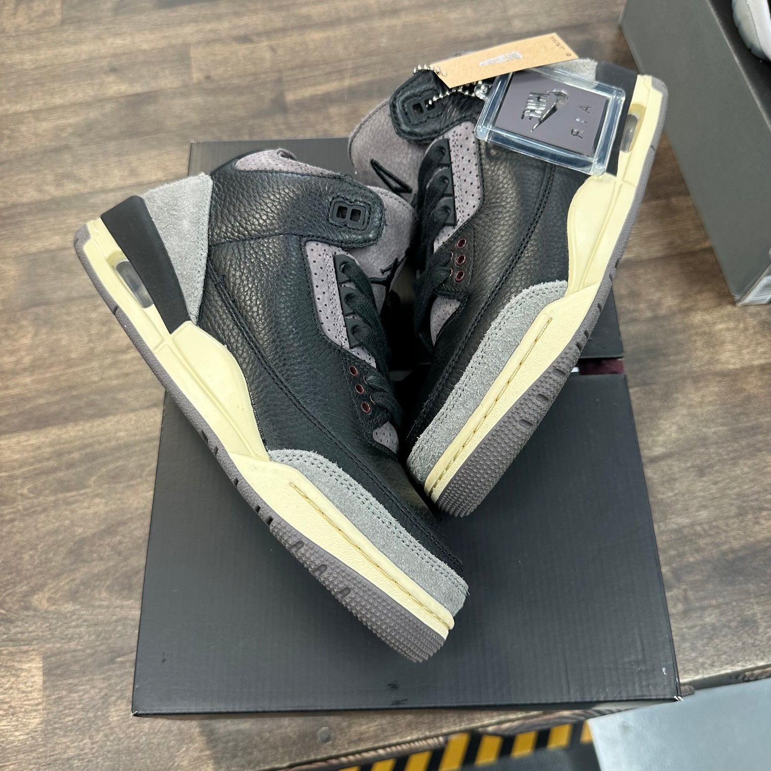 A Ma Maniere Sleeping Jordan 3 (W) (USED)