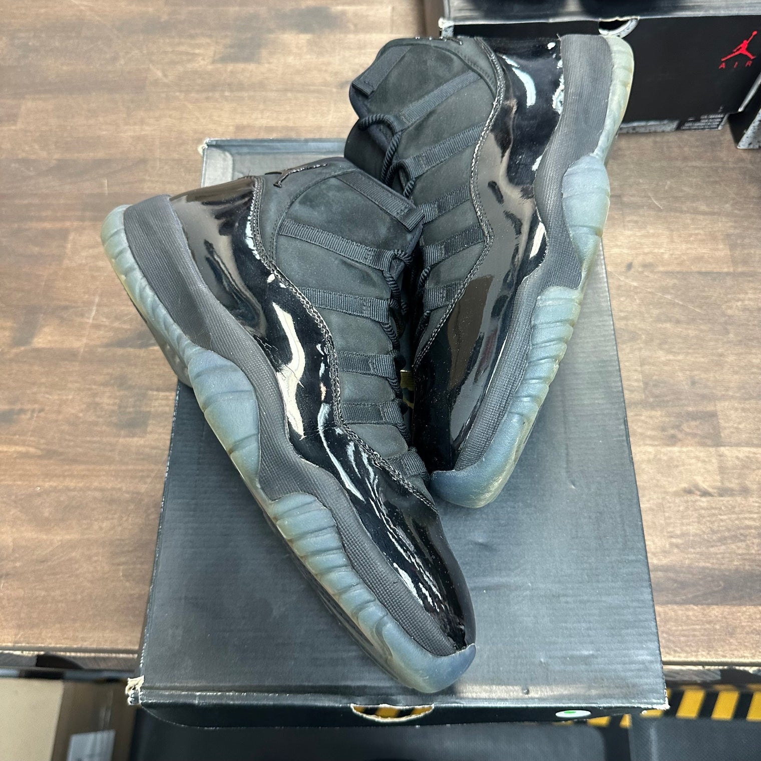 Cap n Gown Jordan 11 (USED, B-Grade)