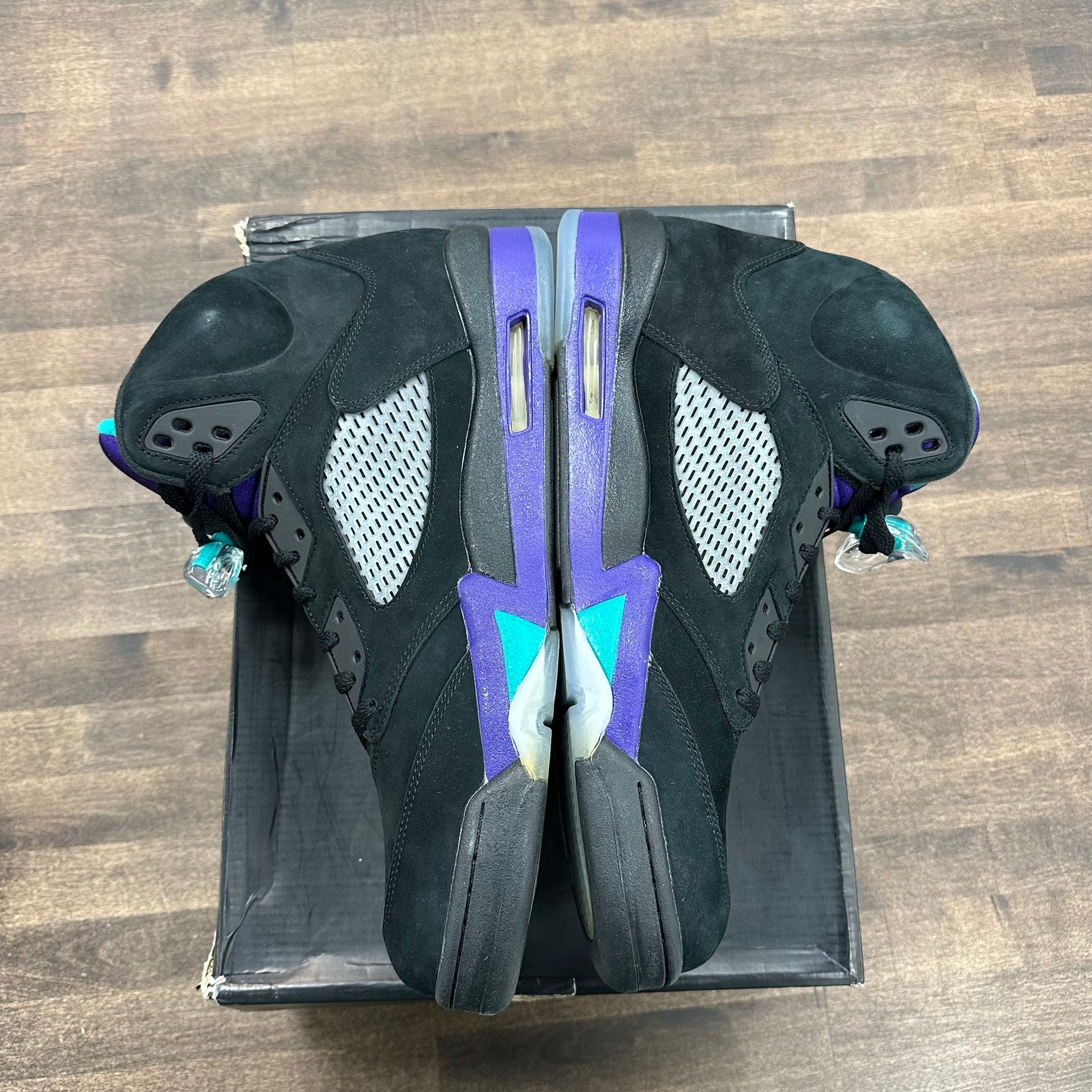 Black Grape Jordan 5 Retro (2013)