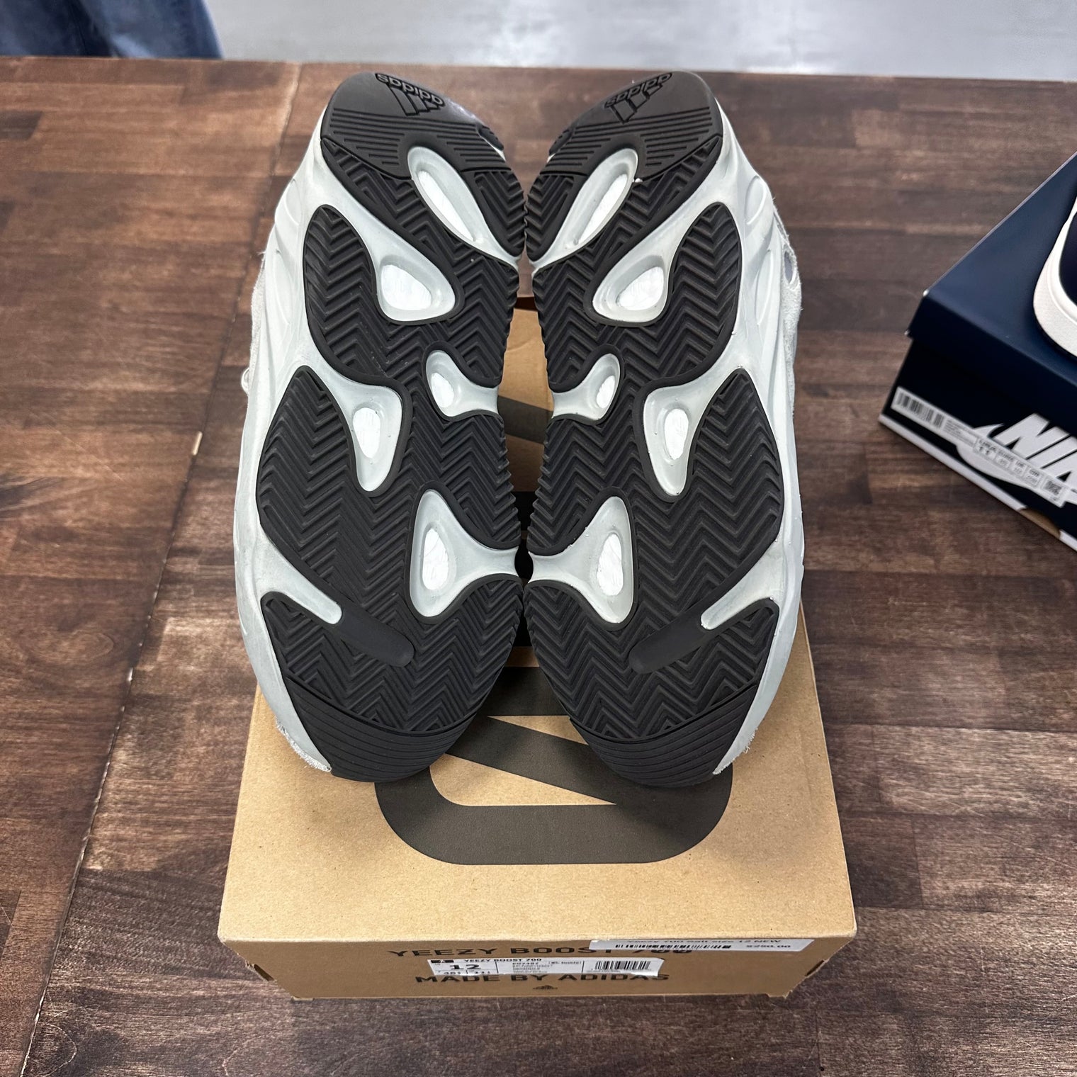 Salt Yeezy 700 (USED)
