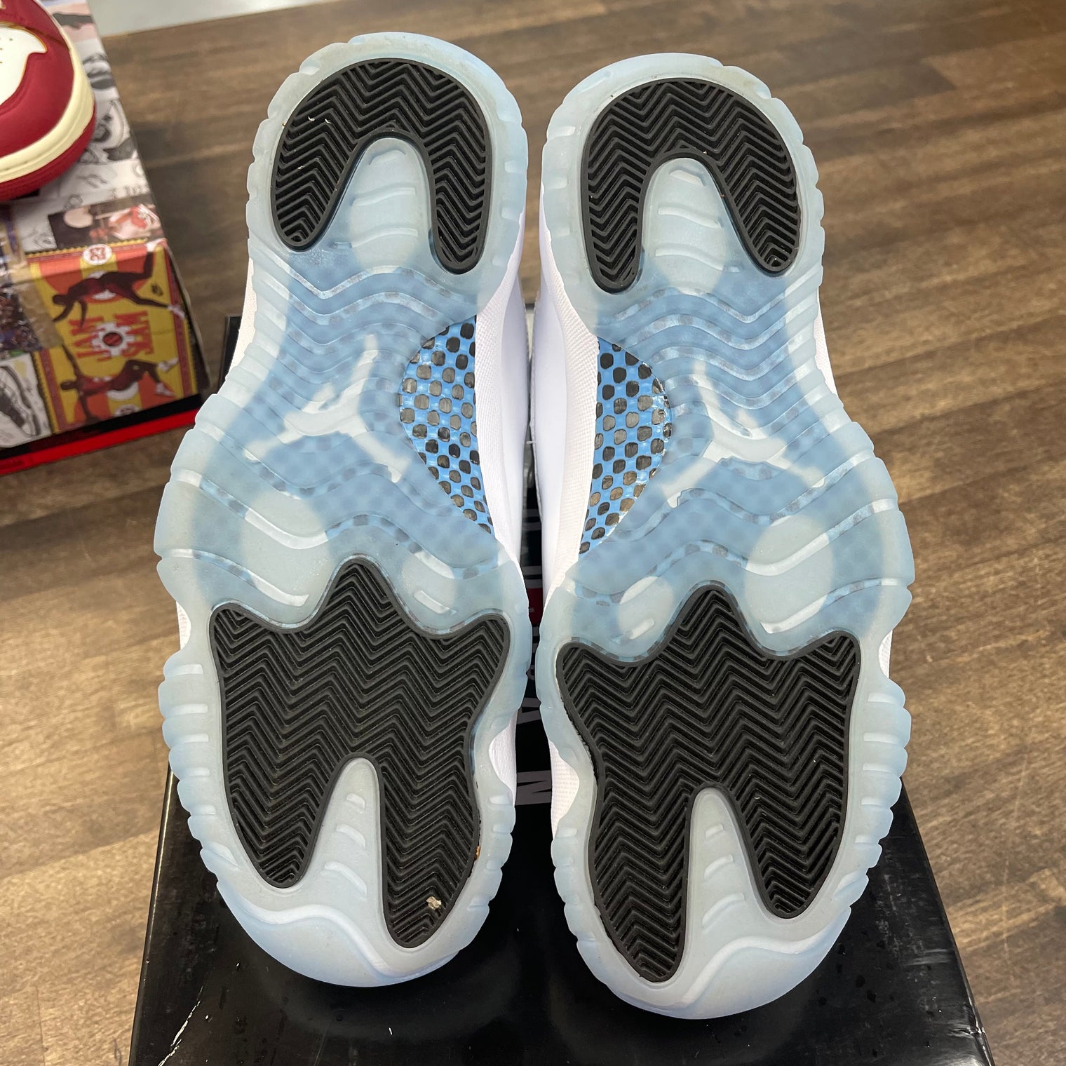 Legend Blue Jordan 11 (2024) (USED)