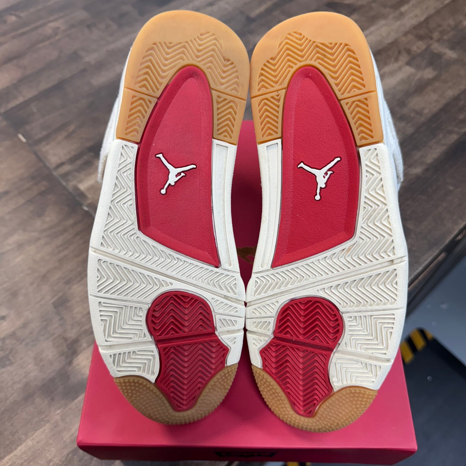 Levi's White Jordan 4 (Levi's Tag) (USED)