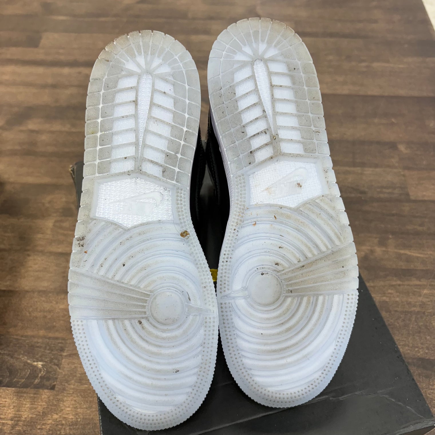 Space Jam Jordan 1 Mid (GS)(USED)