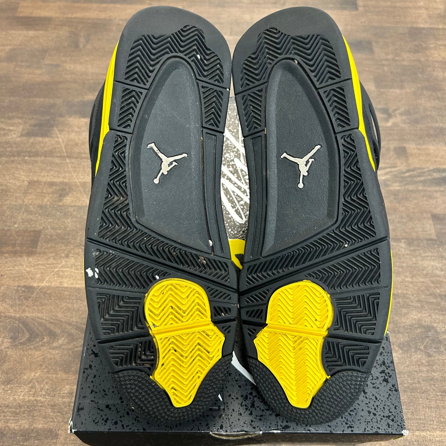 Yellow Thunder Jordan 4 (USED)