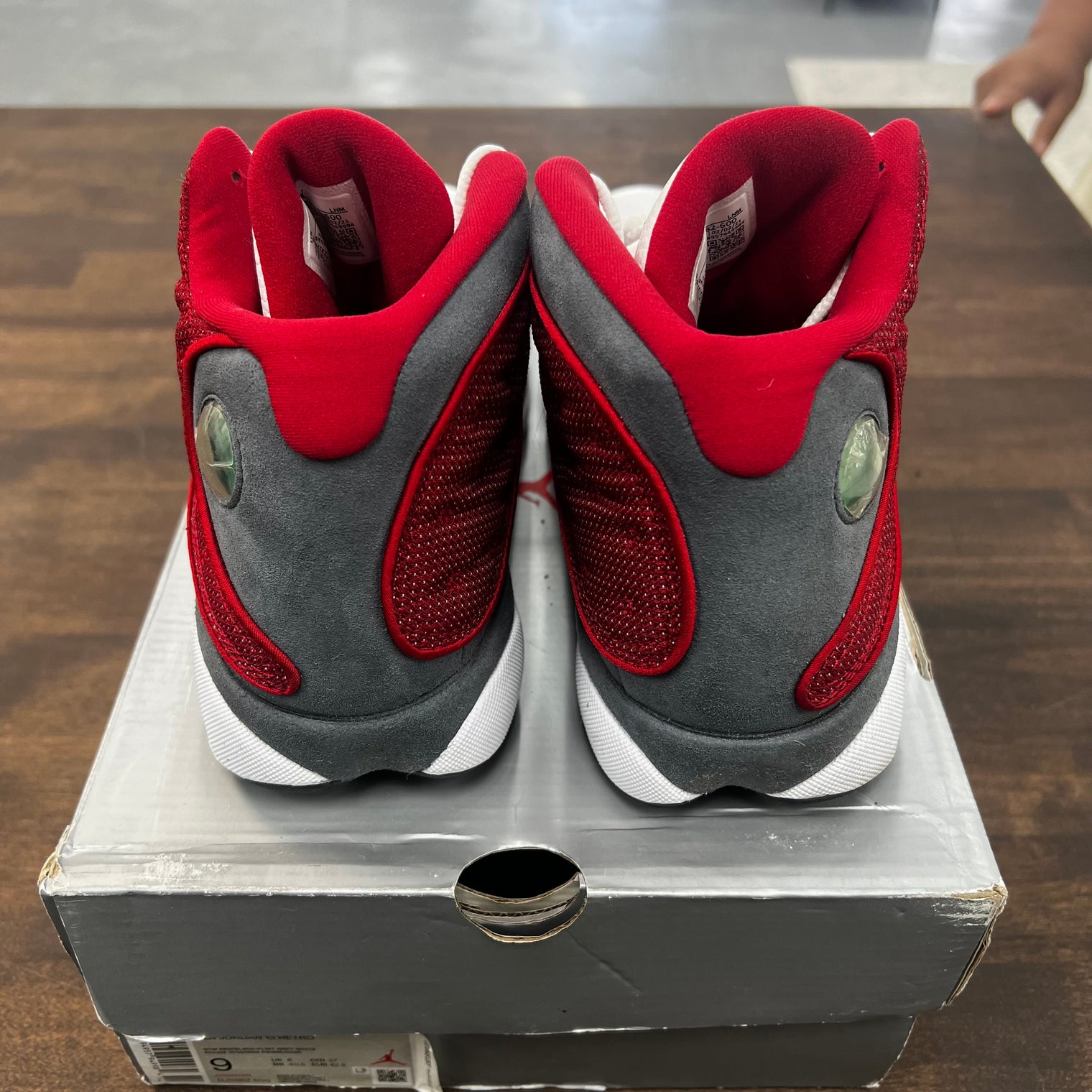 Red Flint Jordan 13 (USED)