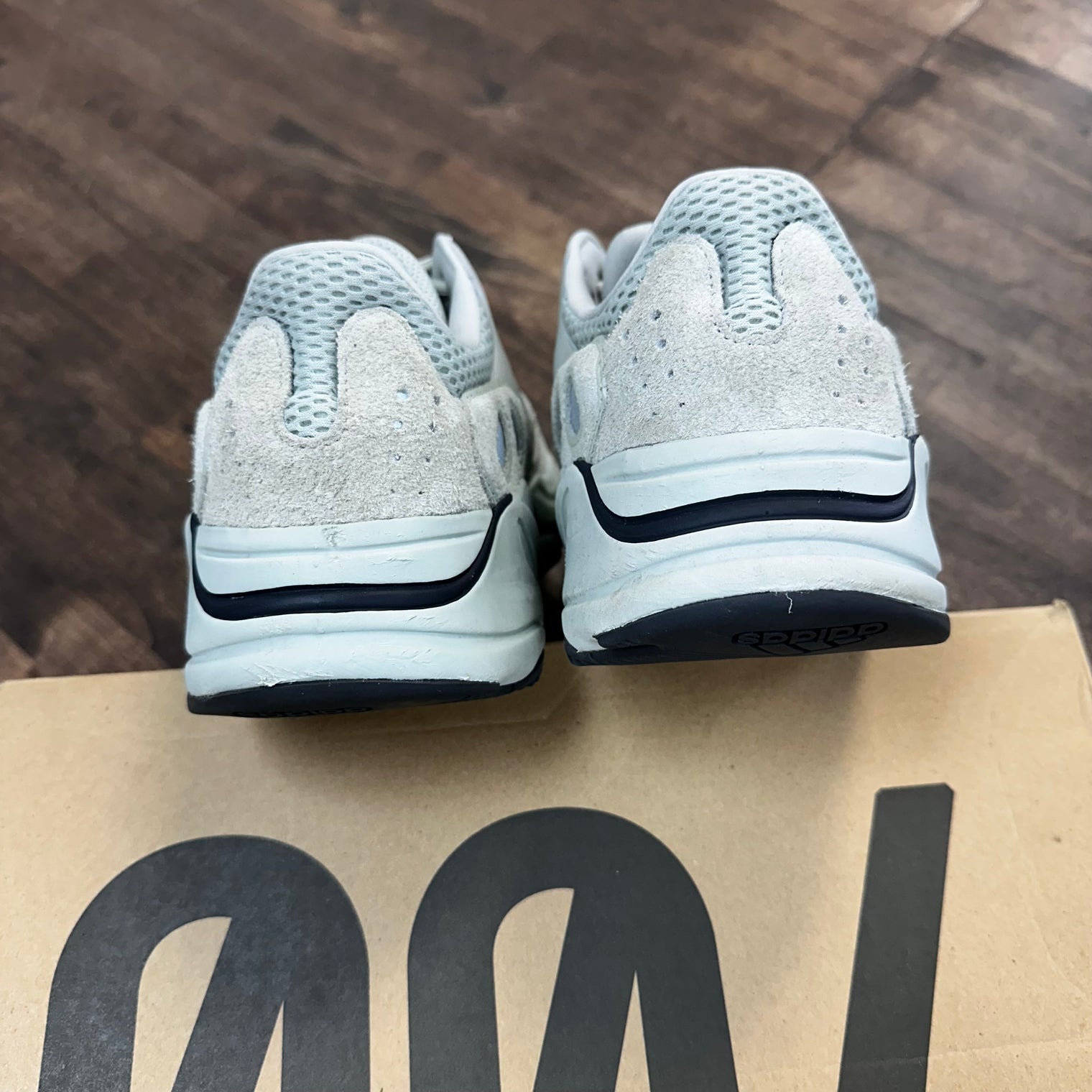 Salt Yeezy 700 (USED)