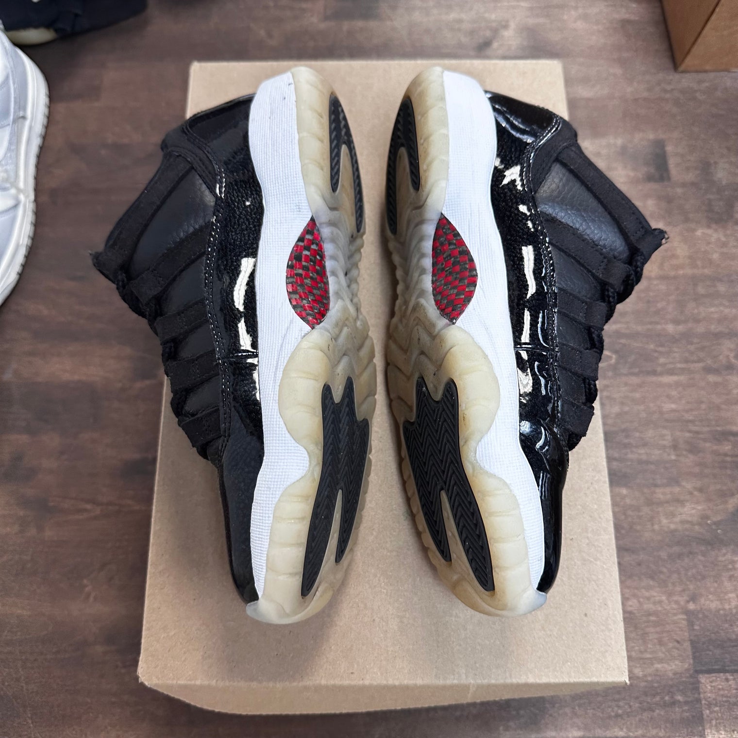 (GS) 72-10 Jordan 11 Low (USED, No Box)