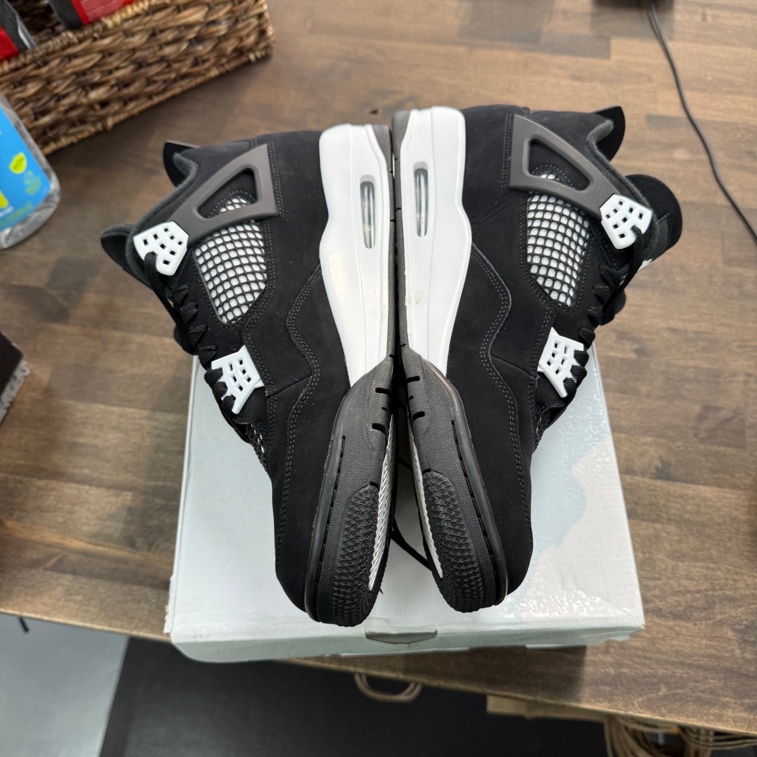 White Thunder Jordan 4 Retro (USED)