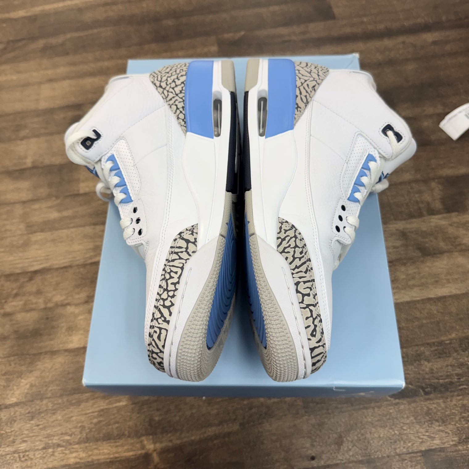 Jordan 3 Retro UNC (2020) (Lightly Worn)