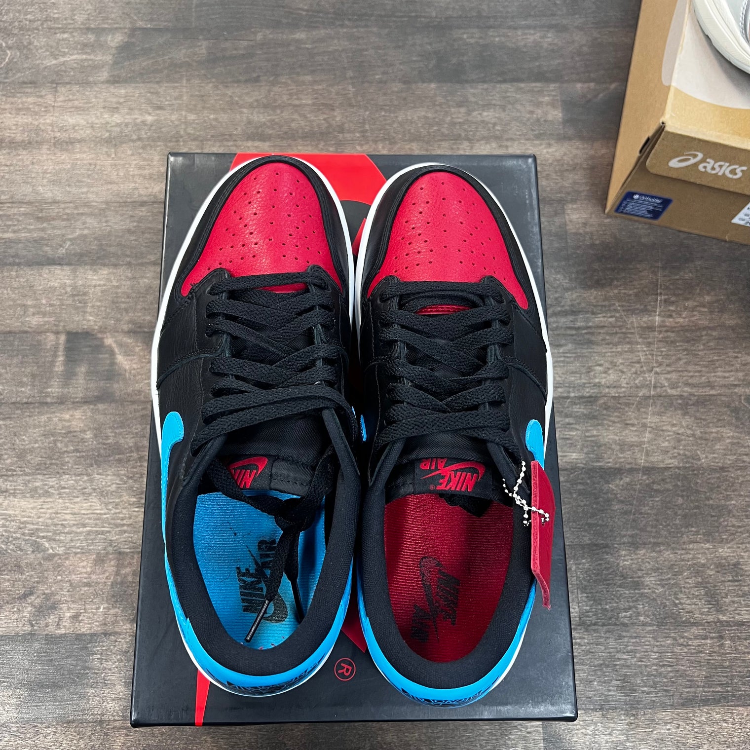 NC to Chi Jordan 1 Low (W) (USED)