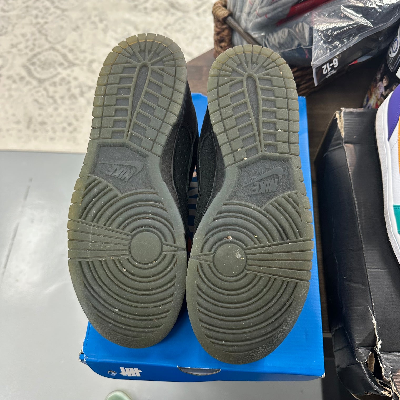 Undefeated 5 on it Black Dunk Low SP (USED)