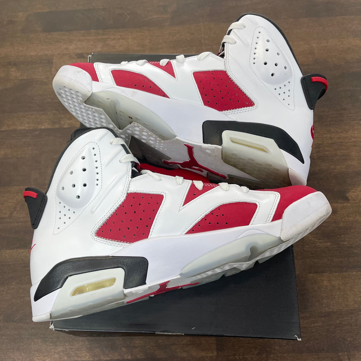 Carmine Jordan 6 Retro (2021) (USED)