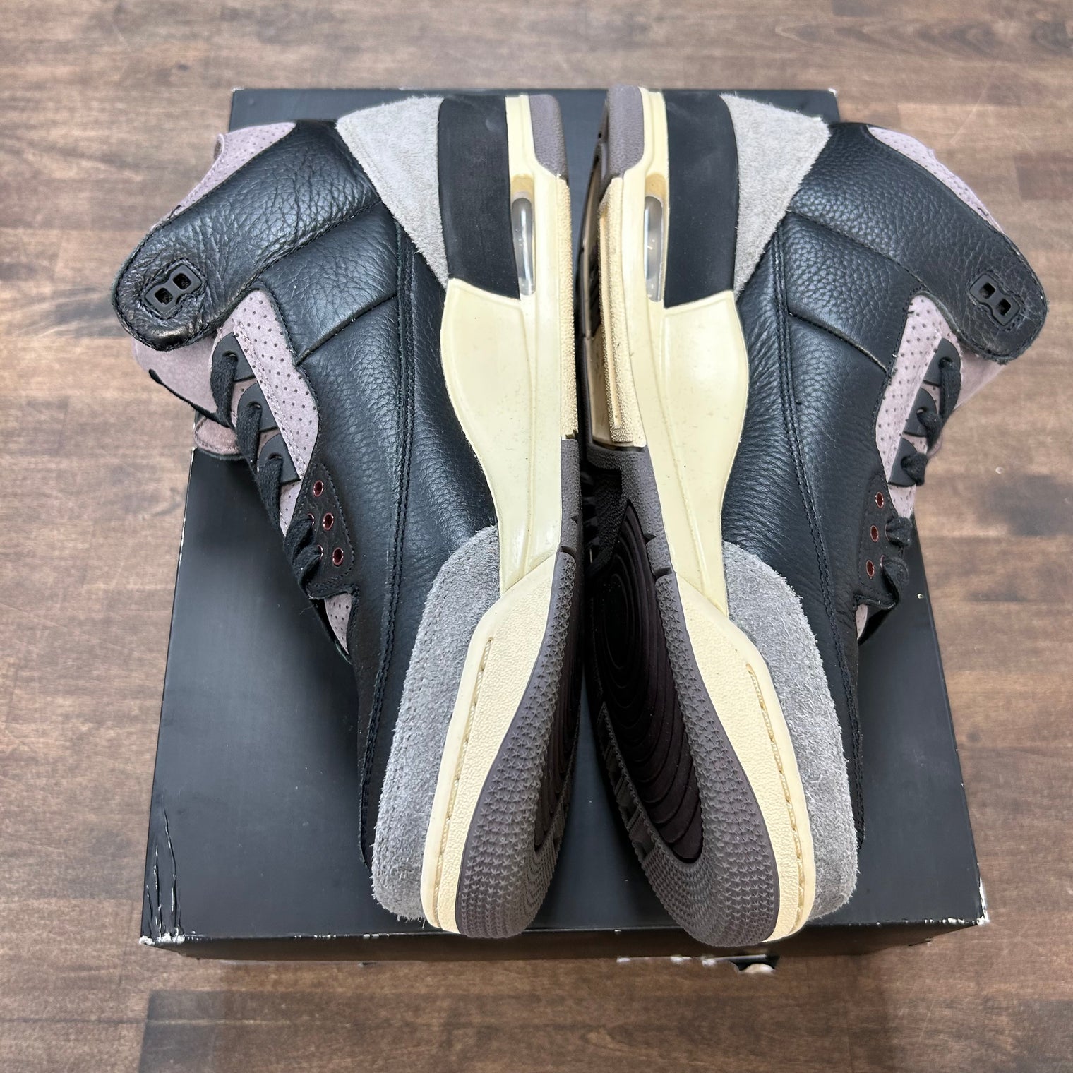 A Ma Maniere Sleeping Jordan 3 (W) (USED)