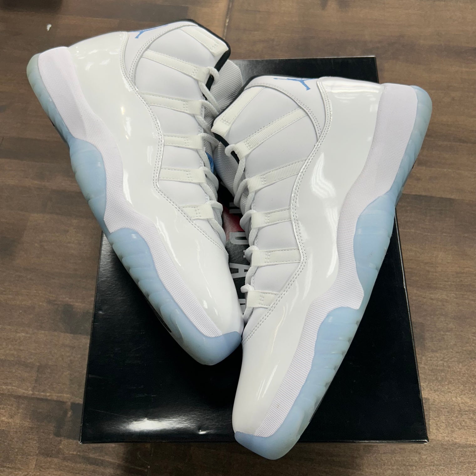 Legend Blue Jordan 11 2024 (USED)