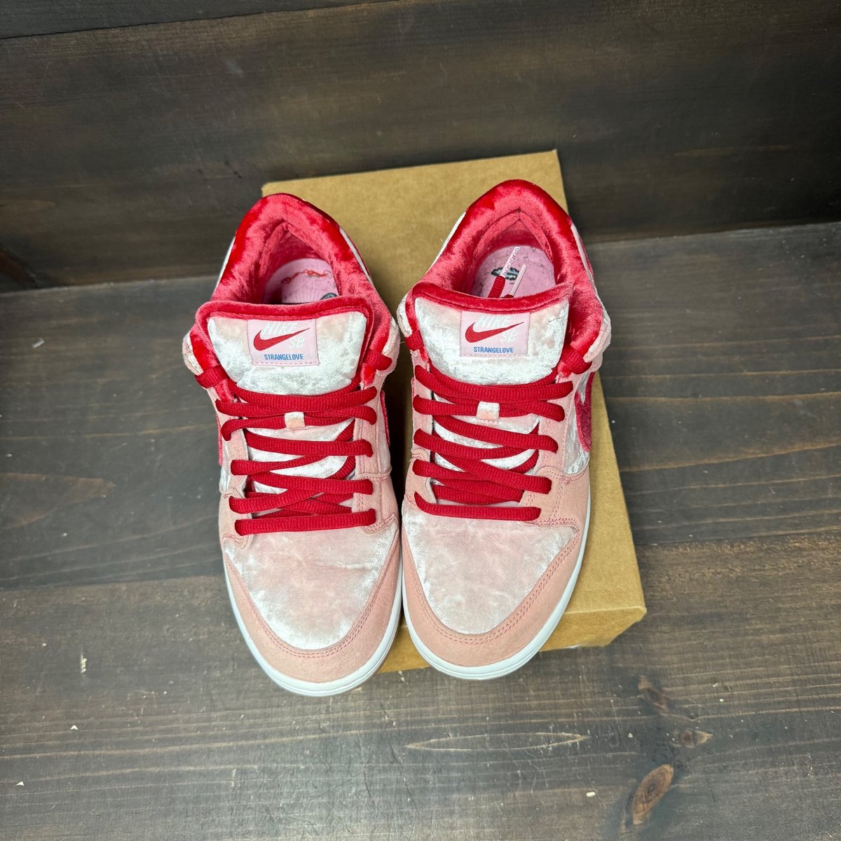 Nike SB Dunk Low StrangeLove Skateboards Size 10 (Pre-Owned) - back