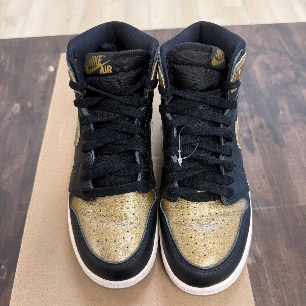 Jordan 1 Retro High OG Black Metallic Gold (GS) Size 5Y (Pre-Owned) - Image 2
