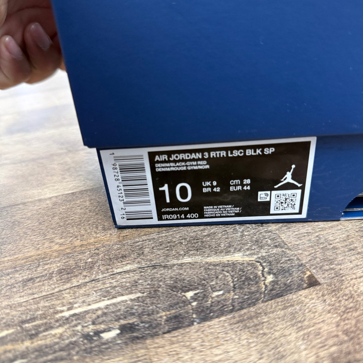 Jordan 3 Retro Levi’s Black Size 10 (Pre-Owned) - Image 7