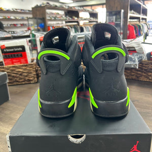 Jordan 6 Retro Electric Green Size 9 (Pre-Owned) - Image 4