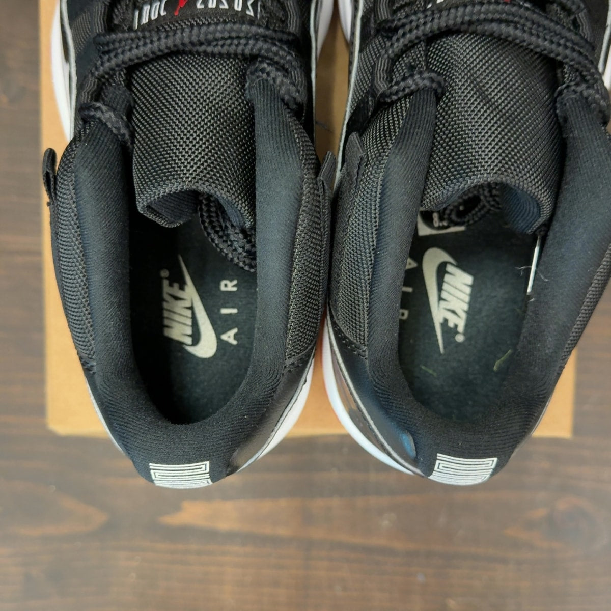 Jordan 11 Retro Low Bred (2025) Size 8.5 (Pre-Owned) - Image 6