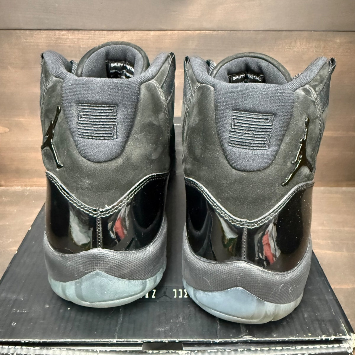 Jordan 11 Retro Cap and Gown Size 10.5 (Pre-Owned)