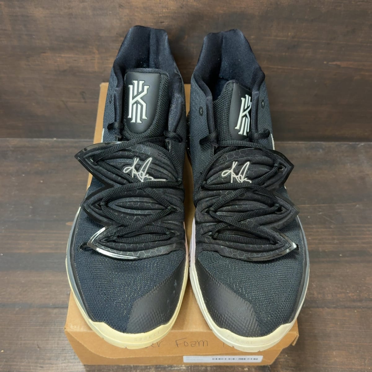 Nike Kyrie 5 Black Magic Size 13 (Pre-Owned) - tag