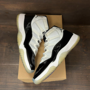 Jordan 11 Retro Concord (2018) Size 10 (Pre-Owned) - Image 2